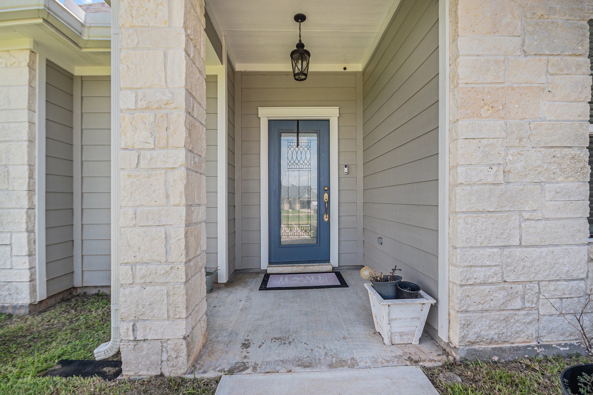 489 Sunset Trail Angleton, TX 77515 - Photo 2 of 39 a front view of a house with a yard
