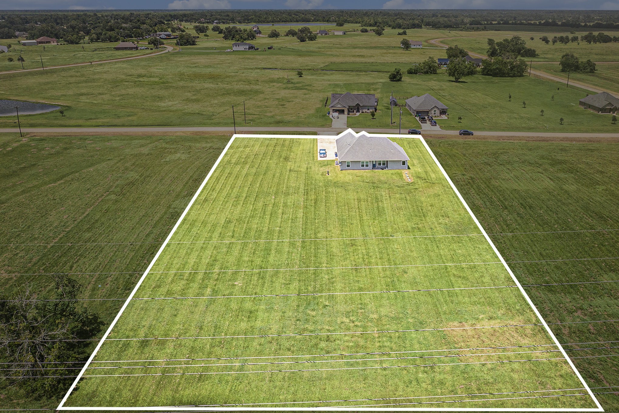 489 Sunset Trail Angleton, TX 77515 - Photo 37 of 39 a view of a swimming pool