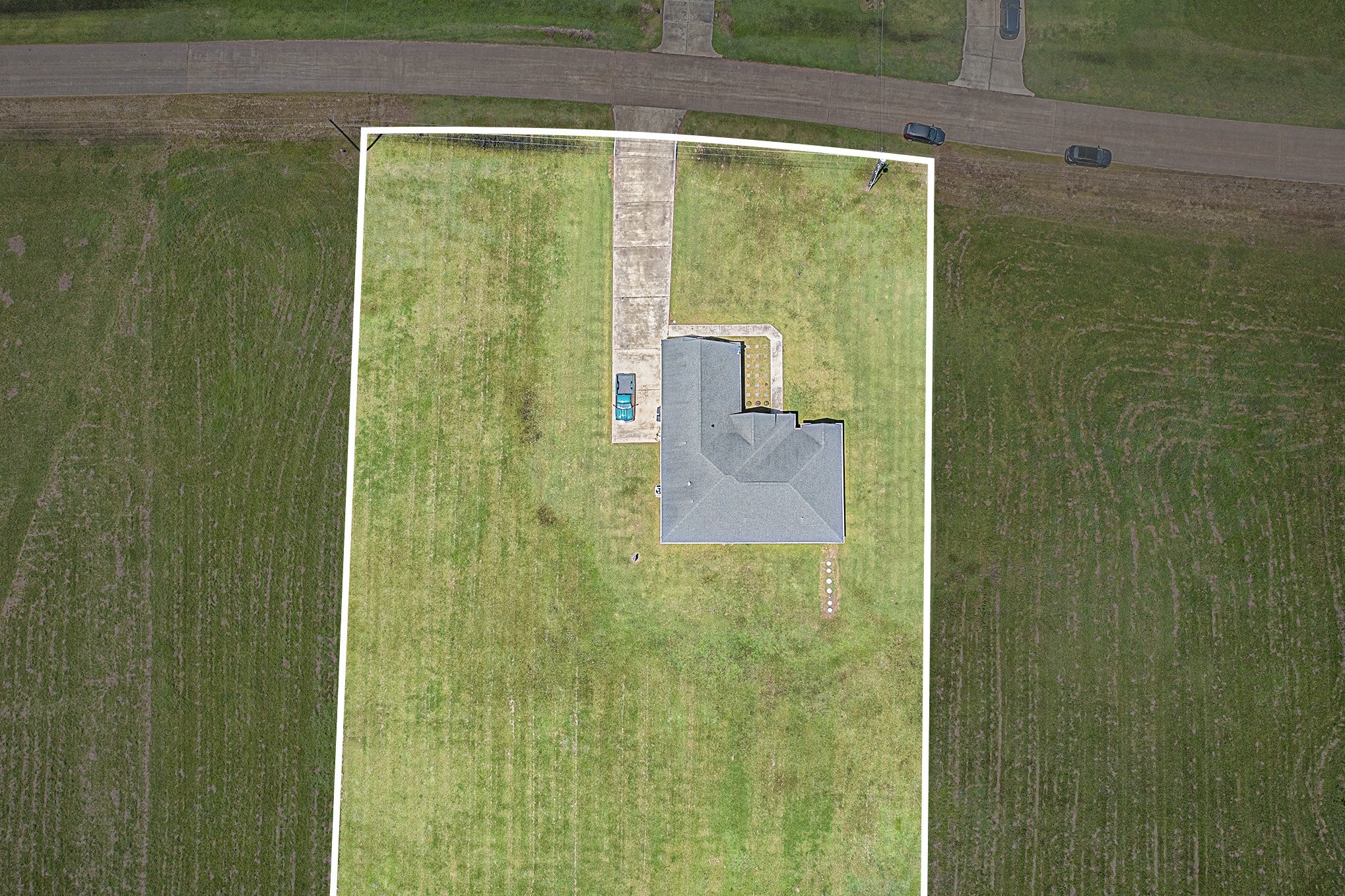 489 Sunset Trail Angleton, TX 77515 - Photo 38 of 39 a bathroom with a shower