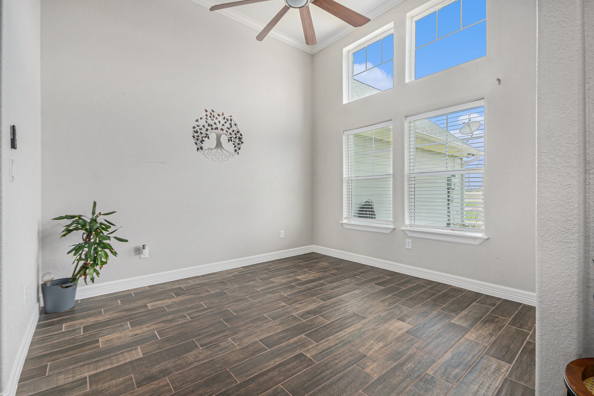 489 Sunset Trail Angleton, TX 77515 - Photo 10 of 39 a view of an entryway with wooden floor