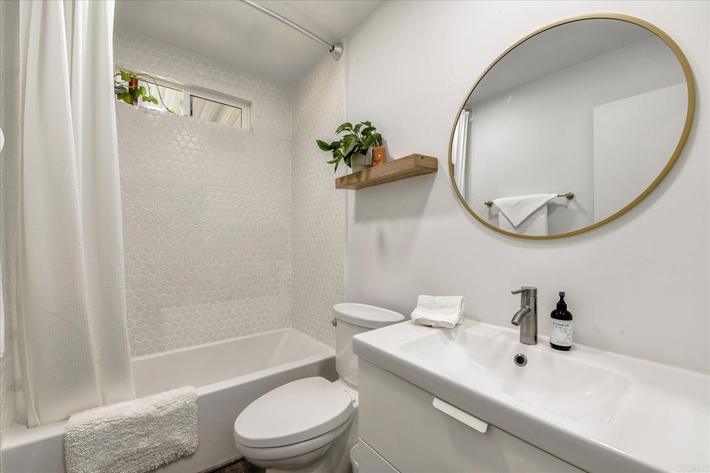 151 Falls View Lane Oceanside, CA 92056 - Photo 20 of 34 Hall bathroom with tub/shower, all refurbished.