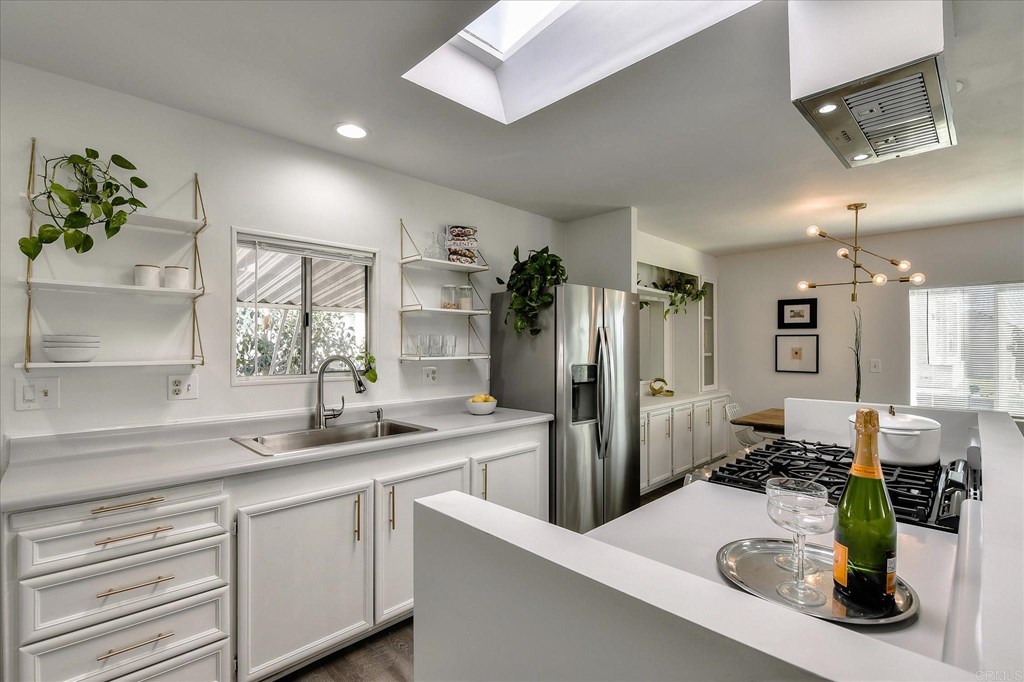 151 Falls View Lane Oceanside, CA 92056 - Photo 5 of 34