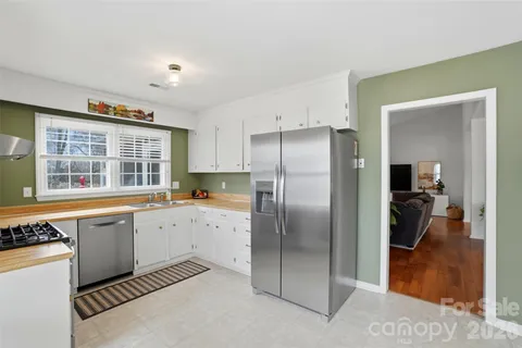 $525,000 | 2700 Lytham Drive, Charlotte, NC 28210