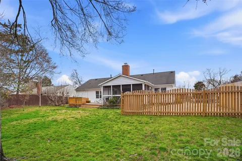 $525,000 | 2700 Lytham Drive, Charlotte, NC 28210