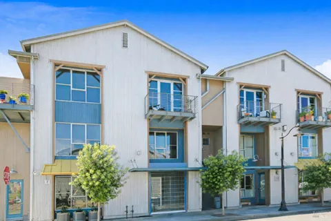 $845,000 | 486 1st Street, Petaluma, CA 94952