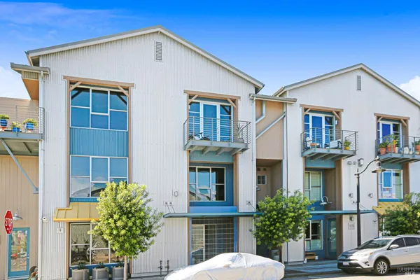 $845,000 | 486 1st Street, Petaluma, CA 94952