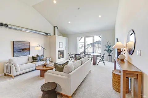 $845,000 | 486 1st Street, Petaluma, CA 94952