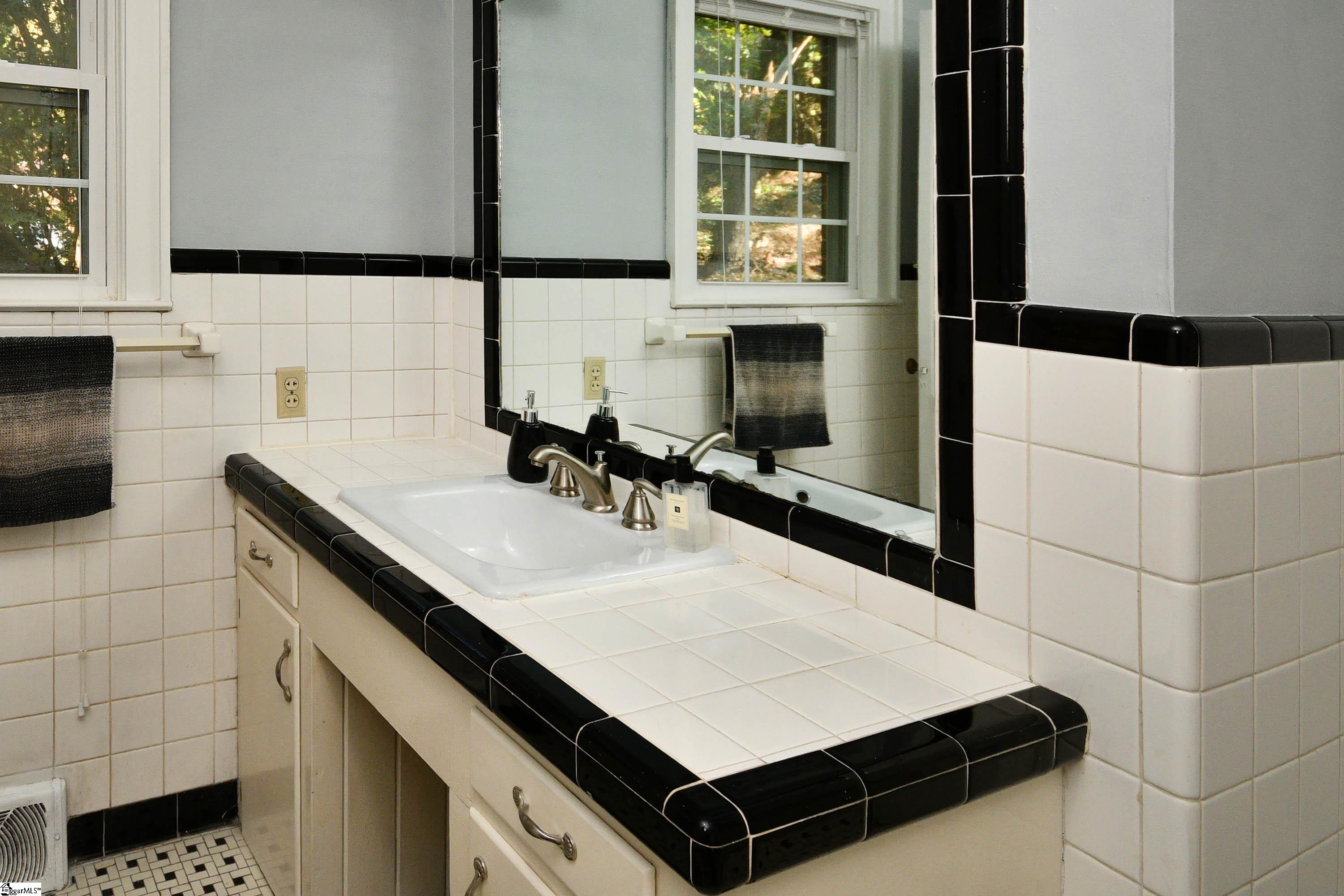 303 Tanglewood Drive, Unit / Anderson, SC 29621 - Photo 3 of 44