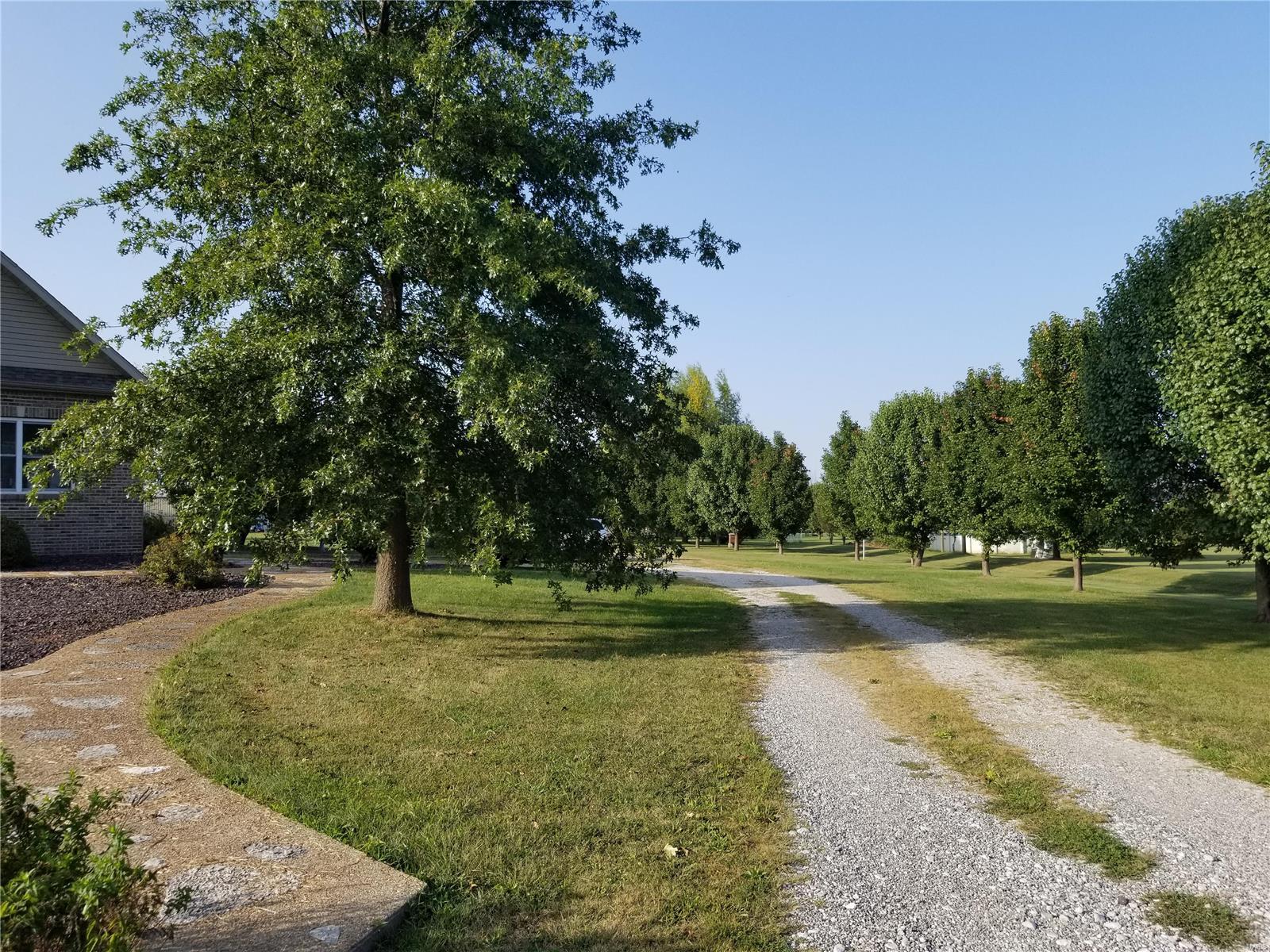 177 Brook Road Worden, IL 62097 - Photo 45 of 56