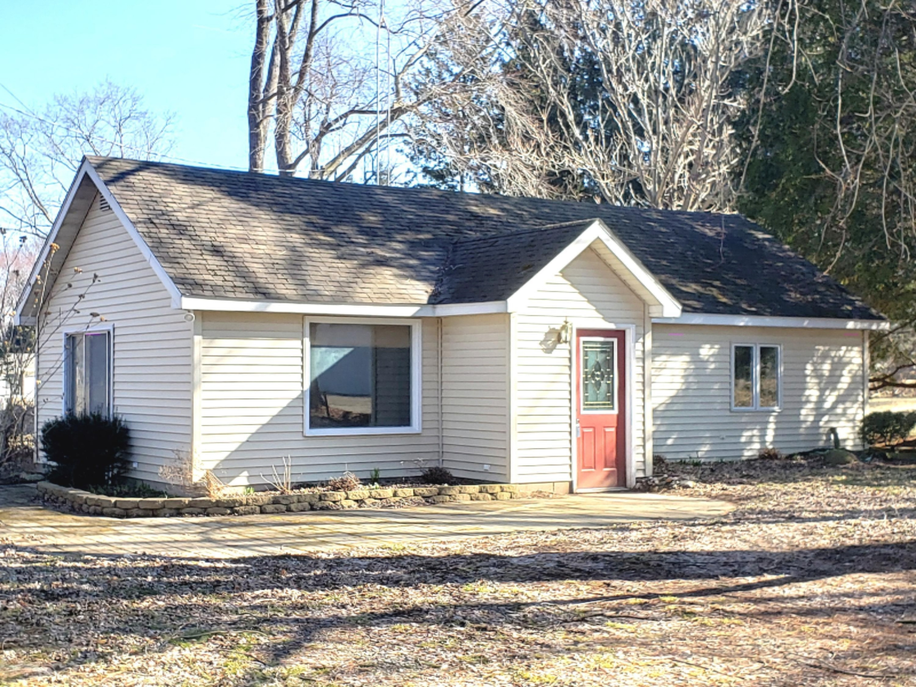 161 Ryno Road Coloma, MI 49038 - Photo 1 of 30 20190319_104943