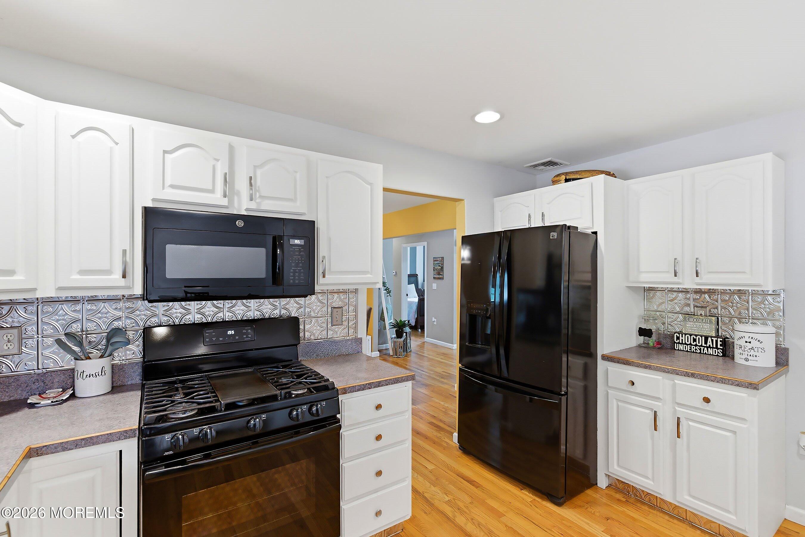 247 Toms River Road Jackson, NJ 08527 - Photo 15 of 37 11-Kitchen 1b