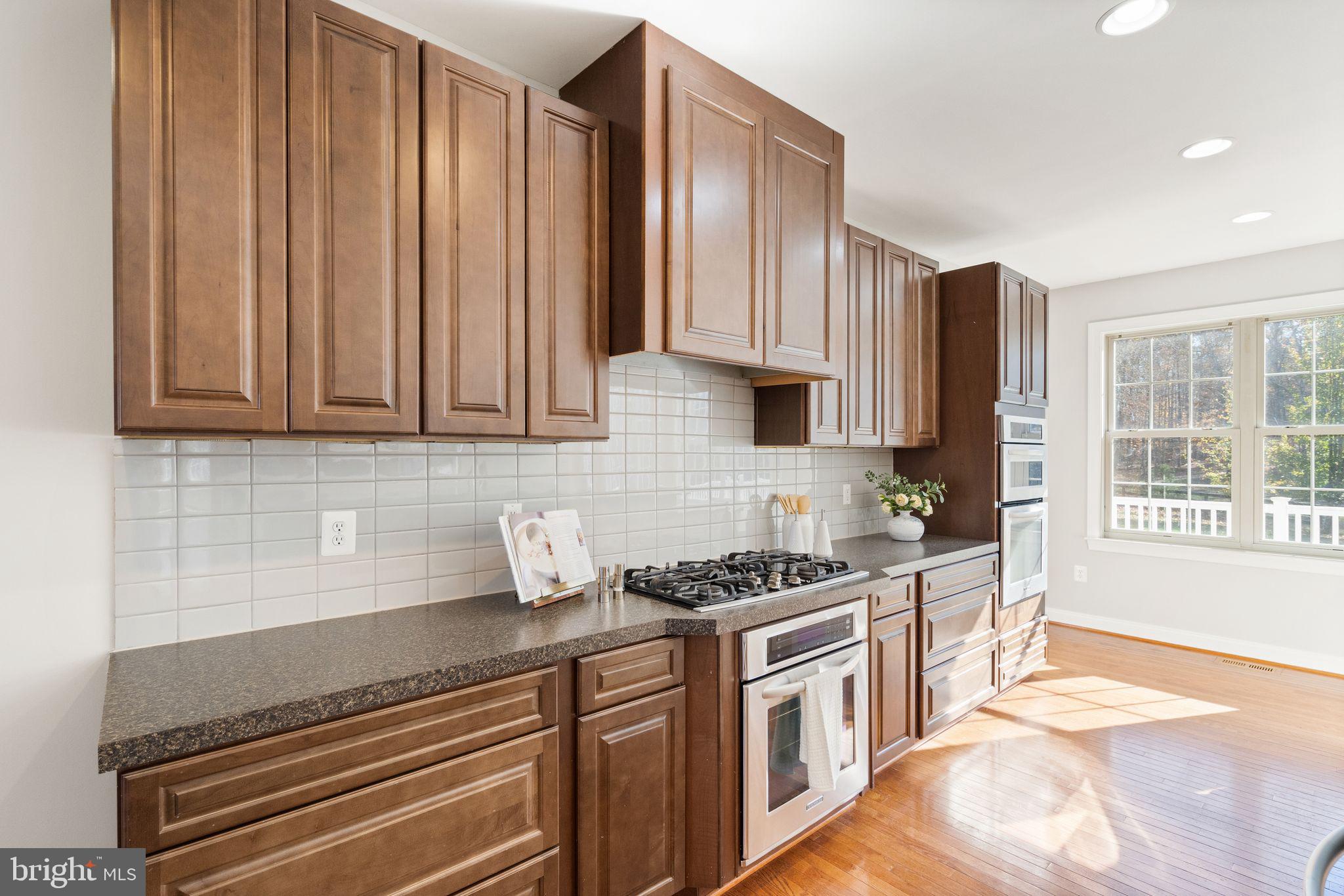 316 Storck Road Fredericksburg, VA 22406 - Photo 61 of 116 Subway tile backsplash