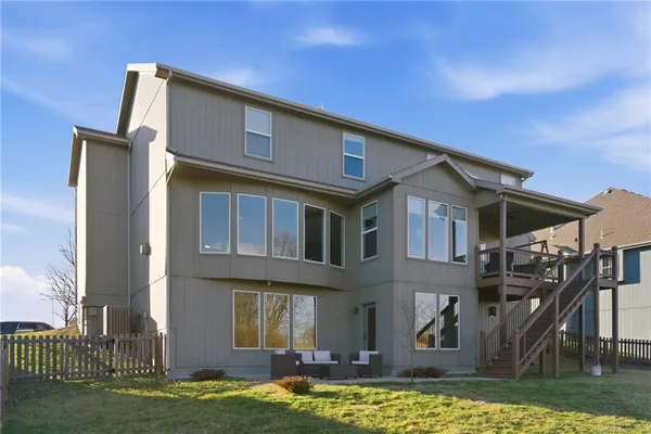 $635,000 | 11201 North Wabash Avenue, Kansas City, MO 64155