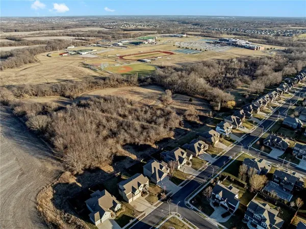 $635,000 | 11201 North Wabash Avenue, Kansas City, MO 64155