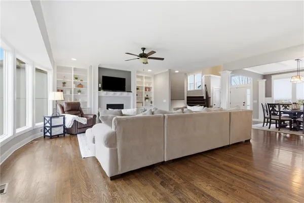 $635,000 | 11201 North Wabash Avenue, Kansas City, MO 64155