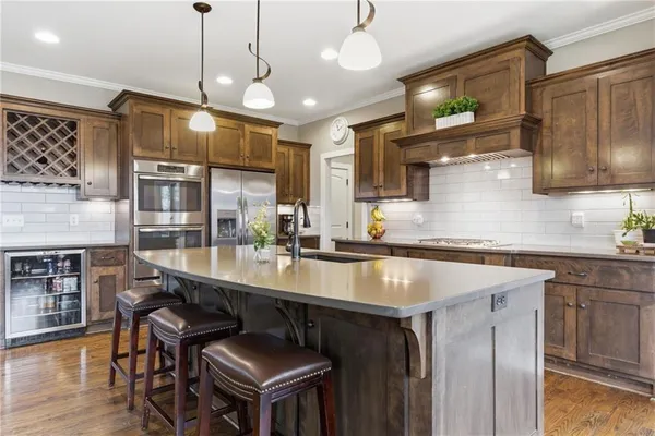 $635,000 | 11201 North Wabash Avenue, Kansas City, MO 64155