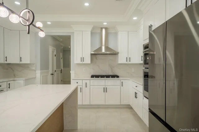 $1,799,000 | 17 Park Drive East, Syosset, NY 11791