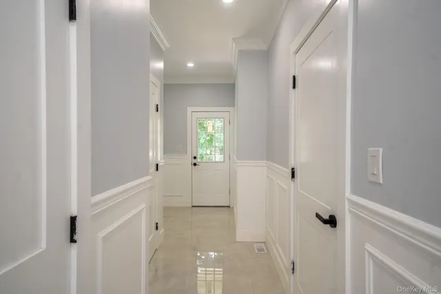 $1,799,000 | 17 Park Drive East, Syosset, NY 11791