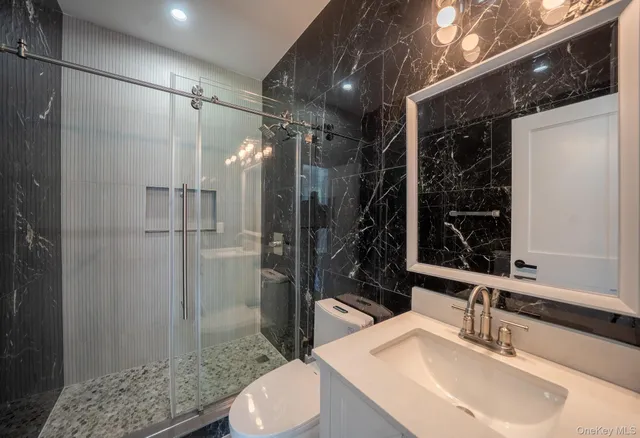 $1,799,000 | 17 Park Drive East, Syosset, NY 11791