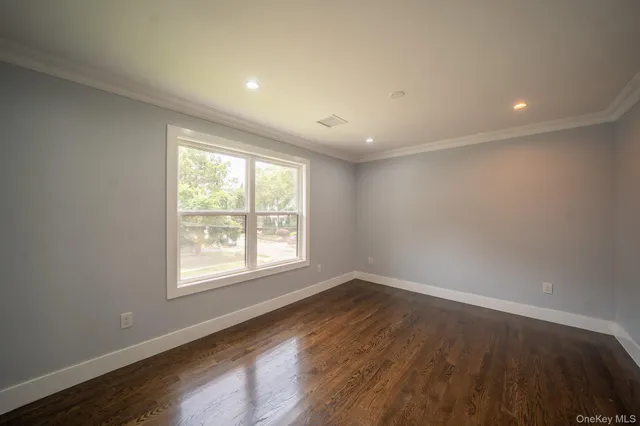 $1,799,000 | 17 Park Drive East, Syosset, NY 11791