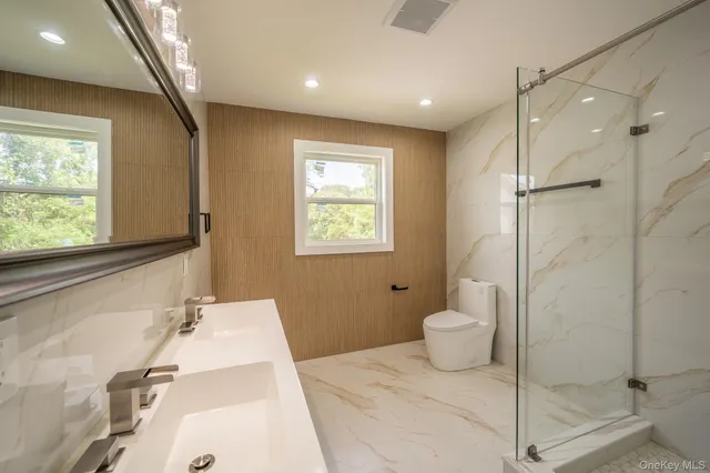 $1,799,000 | 17 Park Drive East, Syosset, NY 11791