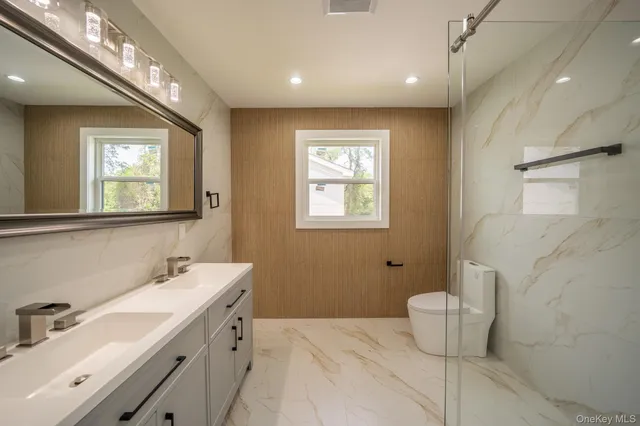 $1,799,000 | 17 Park Drive East, Syosset, NY 11791