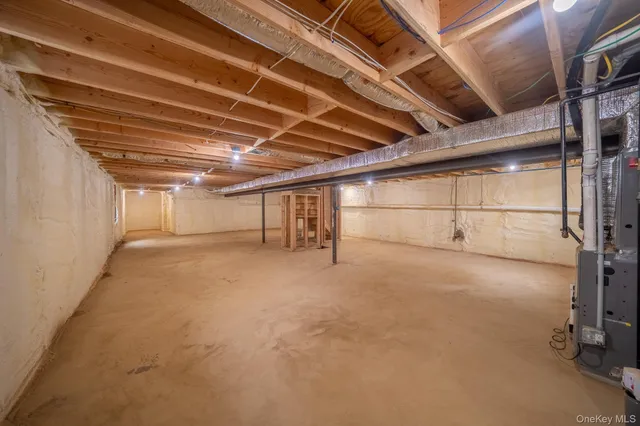 $1,799,000 | 17 Park Drive East, Syosset, NY 11791