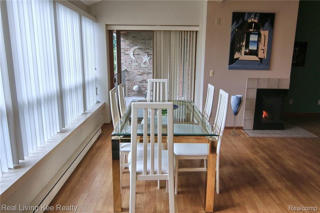 875 GreenView Court, Unit 64 Rochester, MI 48307 - Photo 10 of 31 Dining_Room_2nd_View.jpg