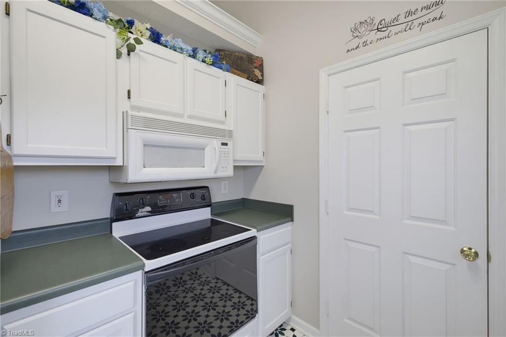 2459 Shadow Valley Road High Point, NC 27265 - Photo 12 of 29