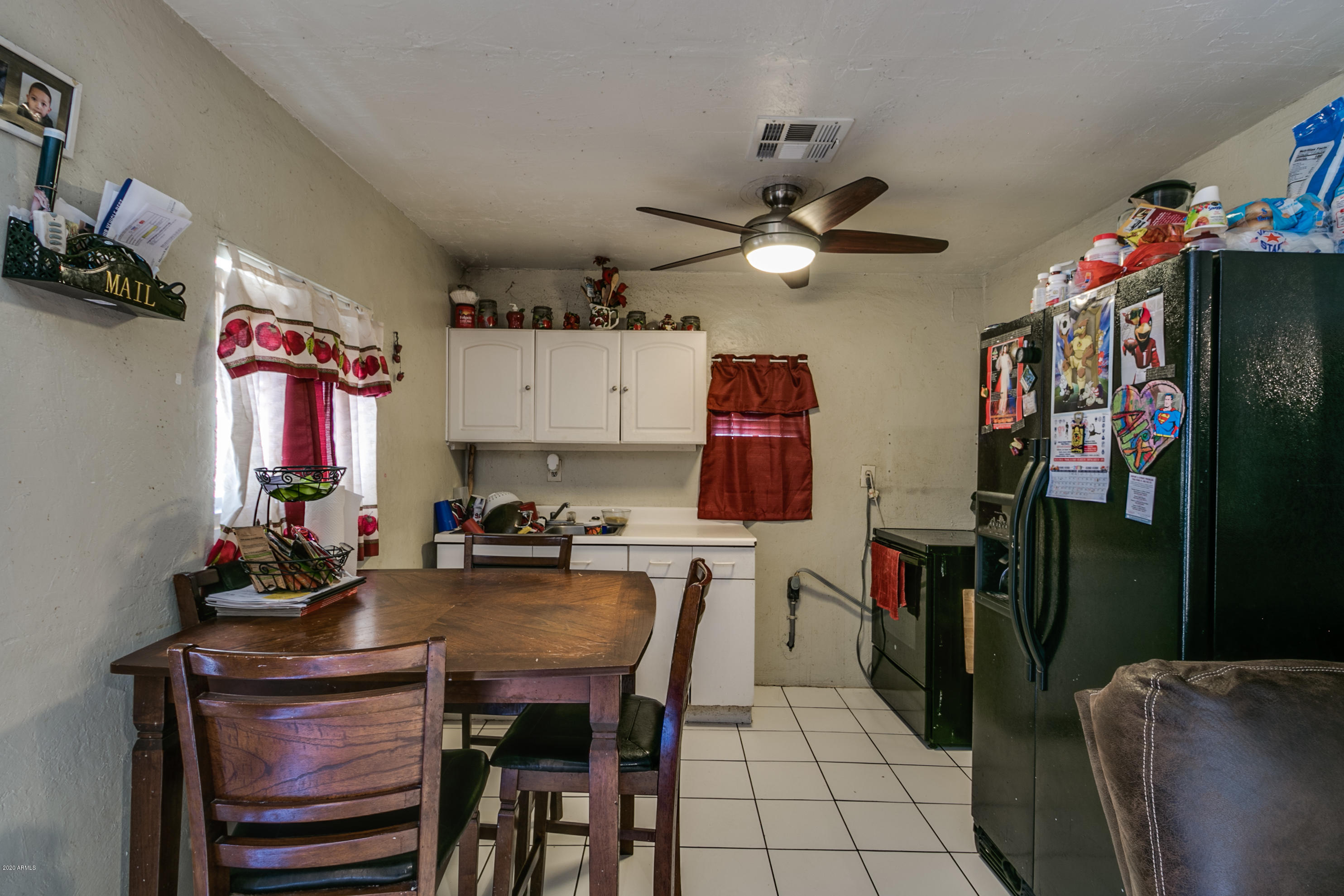 3537 West Granada Road Phoenix, AZ 85009 - Photo 27 of 40 Guest house dining and kitchen