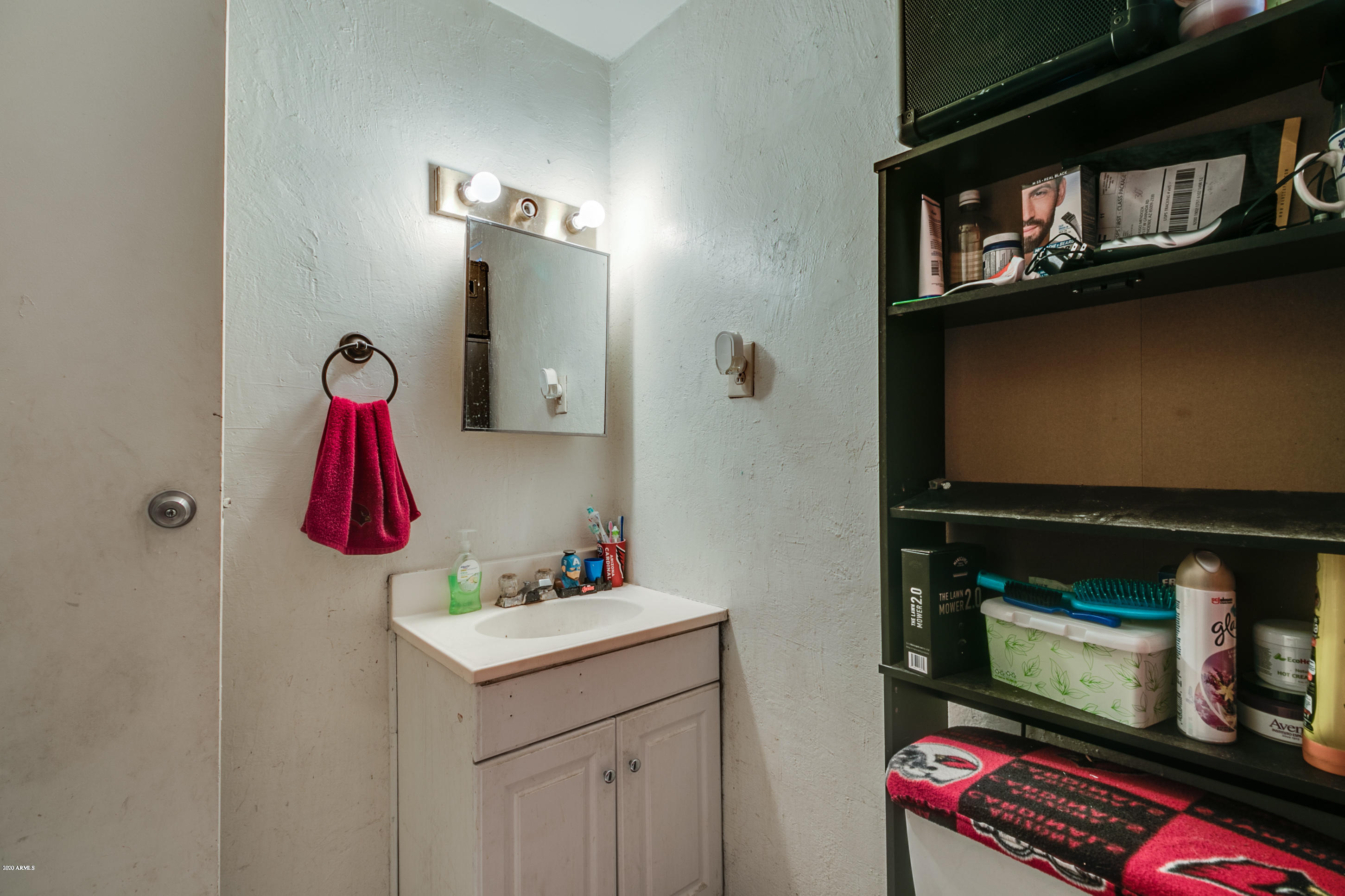 3537 West Granada Road Phoenix, AZ 85009 - Photo 38 of 40 Guest House- bathroom vanity