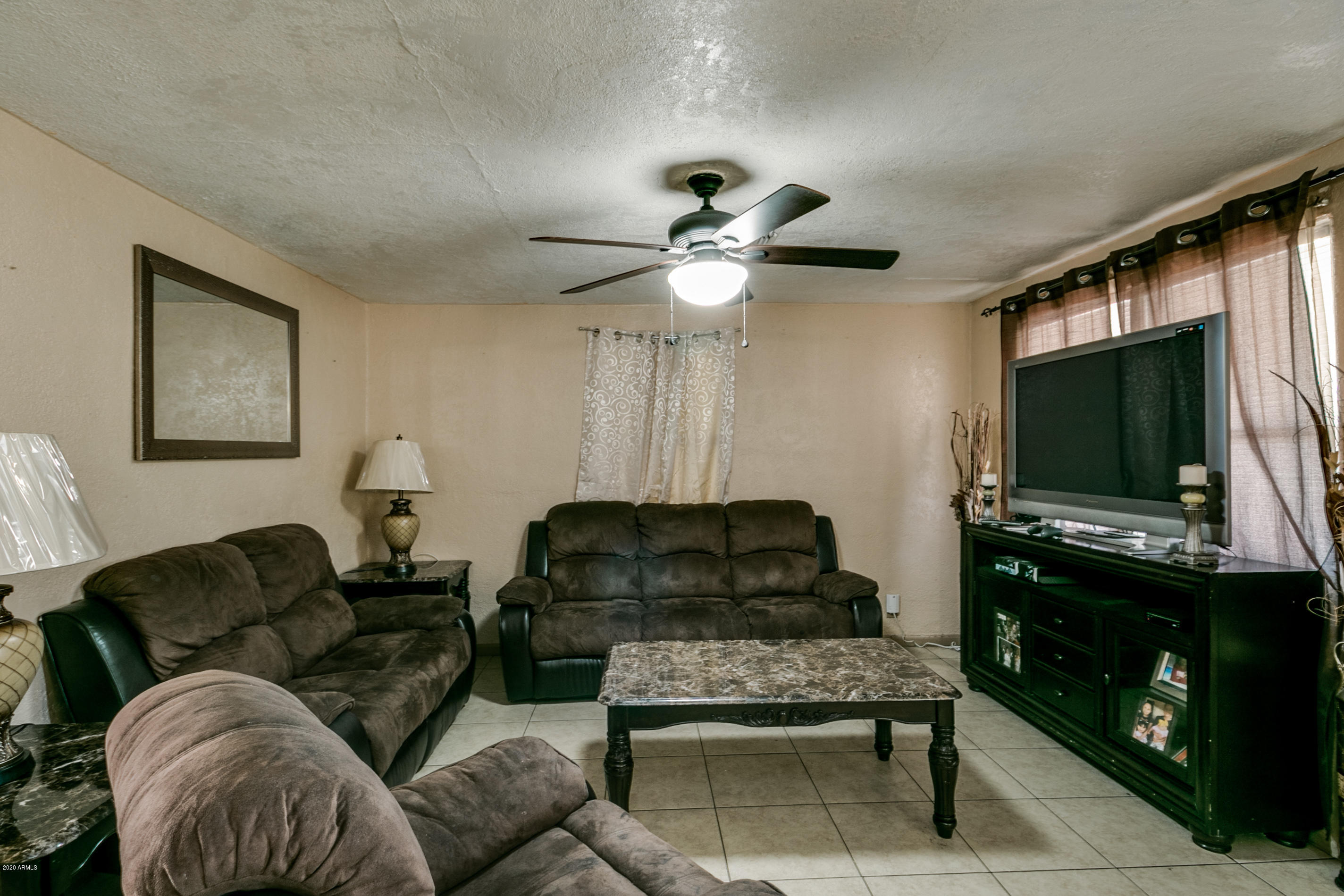3537 West Granada Road Phoenix, AZ 85009 - Photo 6 of 40 main house living room