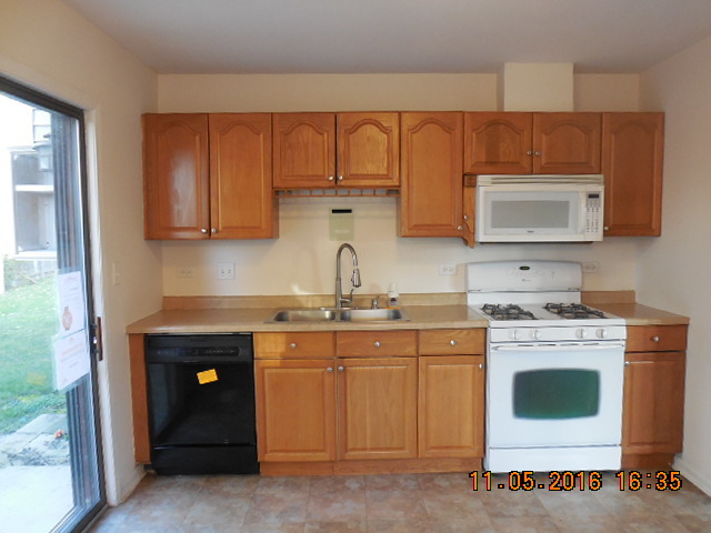 632 Rockhurst Road Bolingbrook, IL 60440 - Photo 7 of 19