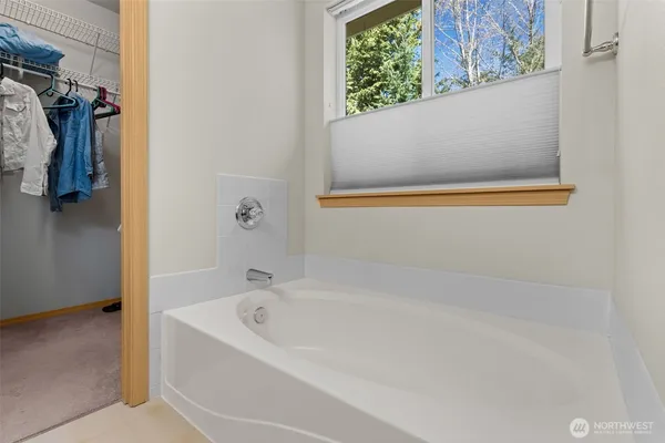 $490,000 | 20505 190th Avenue East, Orting, WA 98360