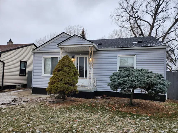 $1,800 | 1753 East Milton Avenue, Hazel Park, MI 48030