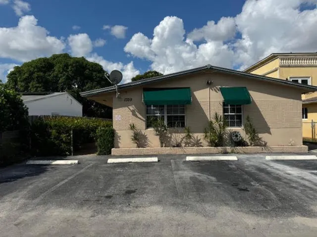 $1,495 | 1329 Northeast 17th Avenue, Unit 2, Fort Lauderdale, FL 33304