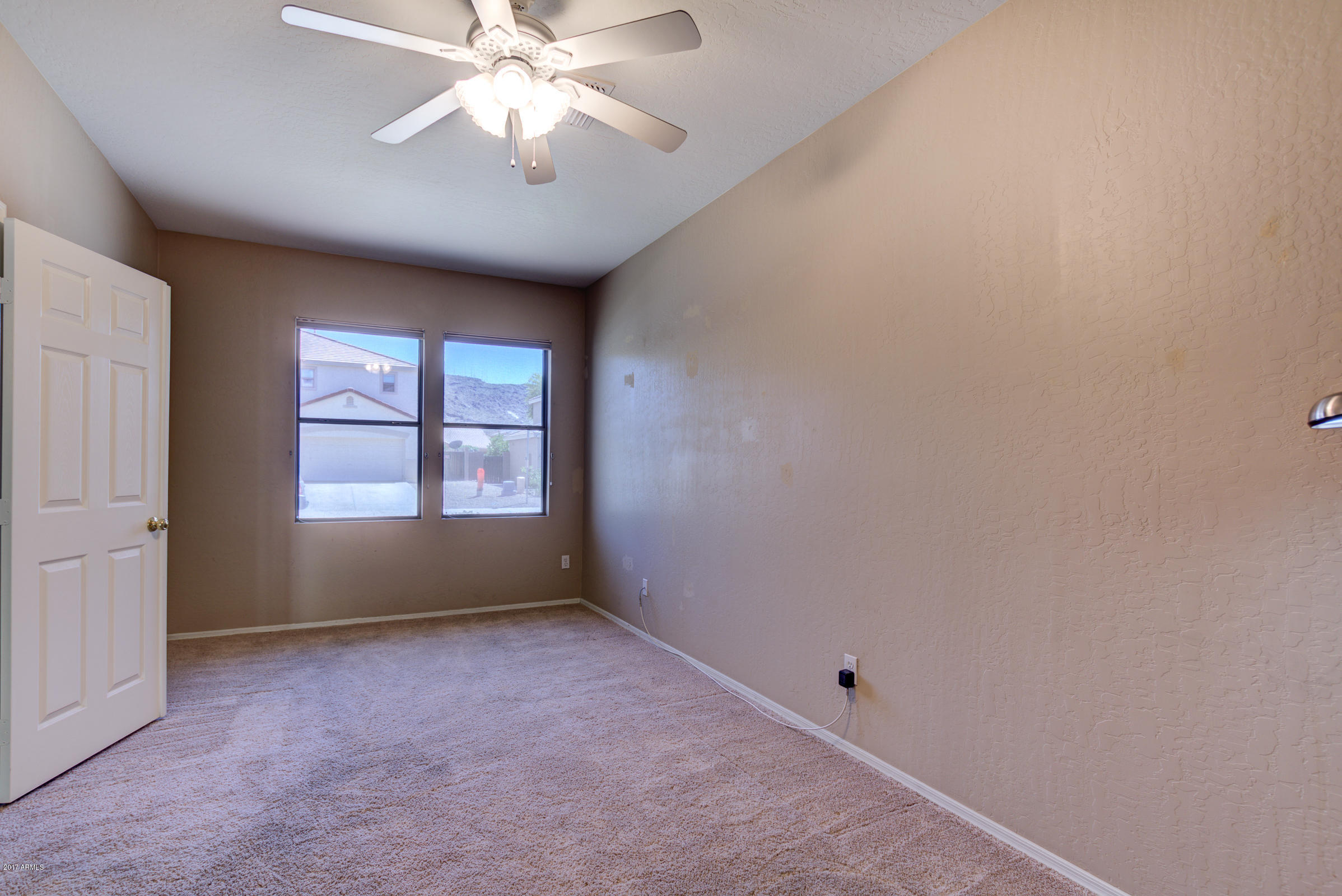 1314 East Pedro Road Phoenix, AZ 85042 - Photo 9 of 73 1314 E Pedro Rd-13
