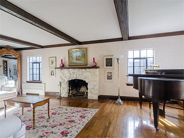 51 Gralynn Road Newton, MA 02459 - Photo 9 of 18 Gallery Image 9