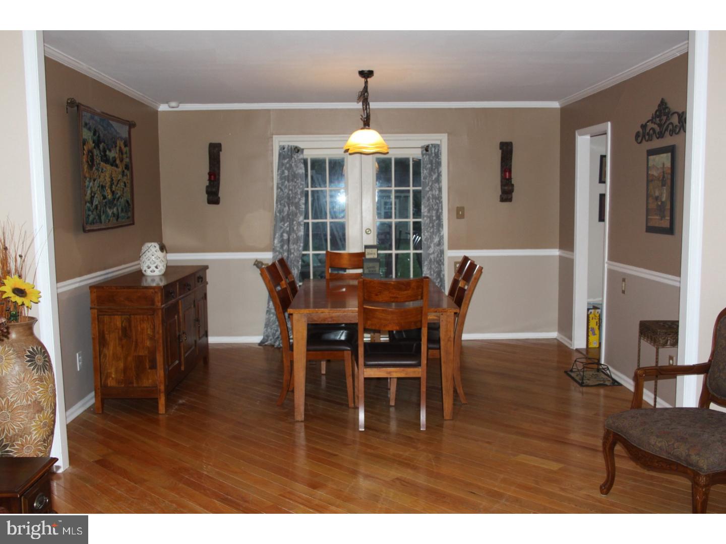 32 Karen Road Southampton, PA 18966 - Photo 7 of 24 Dining Room