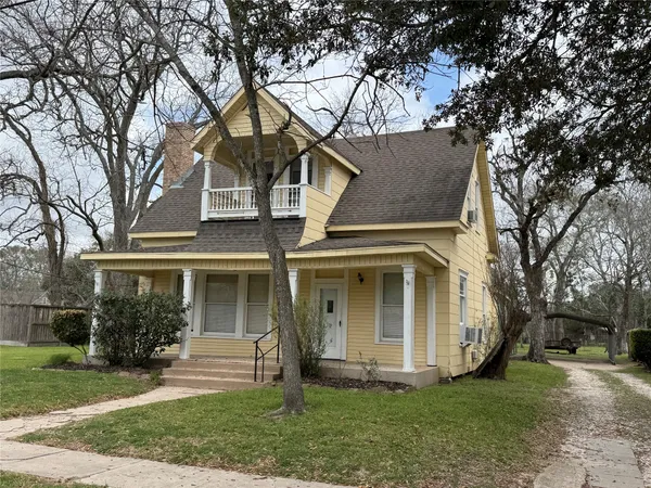 $210,000 | 208 East State Street, Eagle Lake, TX 77434