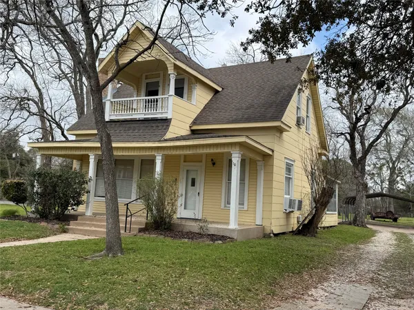 $210,000 | 208 East State Street, Eagle Lake, TX 77434
