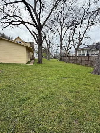 $210,000 | 208 East State Street, Eagle Lake, TX 77434