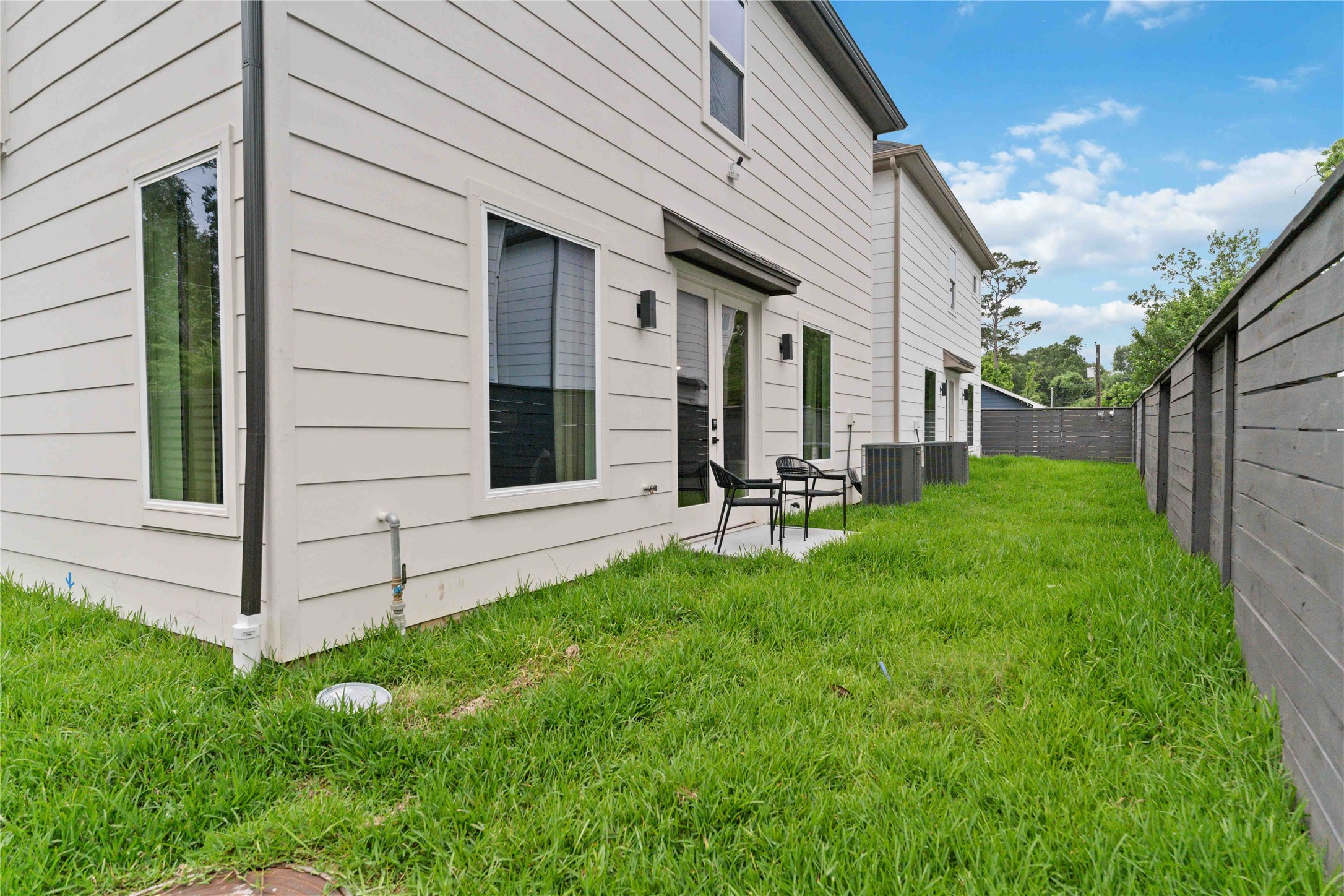 6539 Sealey Street Houston, TX 77091 - Photo 28 of 28 a view of a back yard of the house