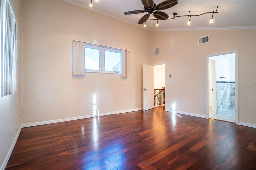 7324 Phillips Street Sarasota, FL 34243 - Photo 11 of 21