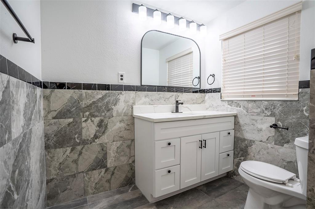 7324 Phillips Street Sarasota, FL 34243 - Photo 9 of 21