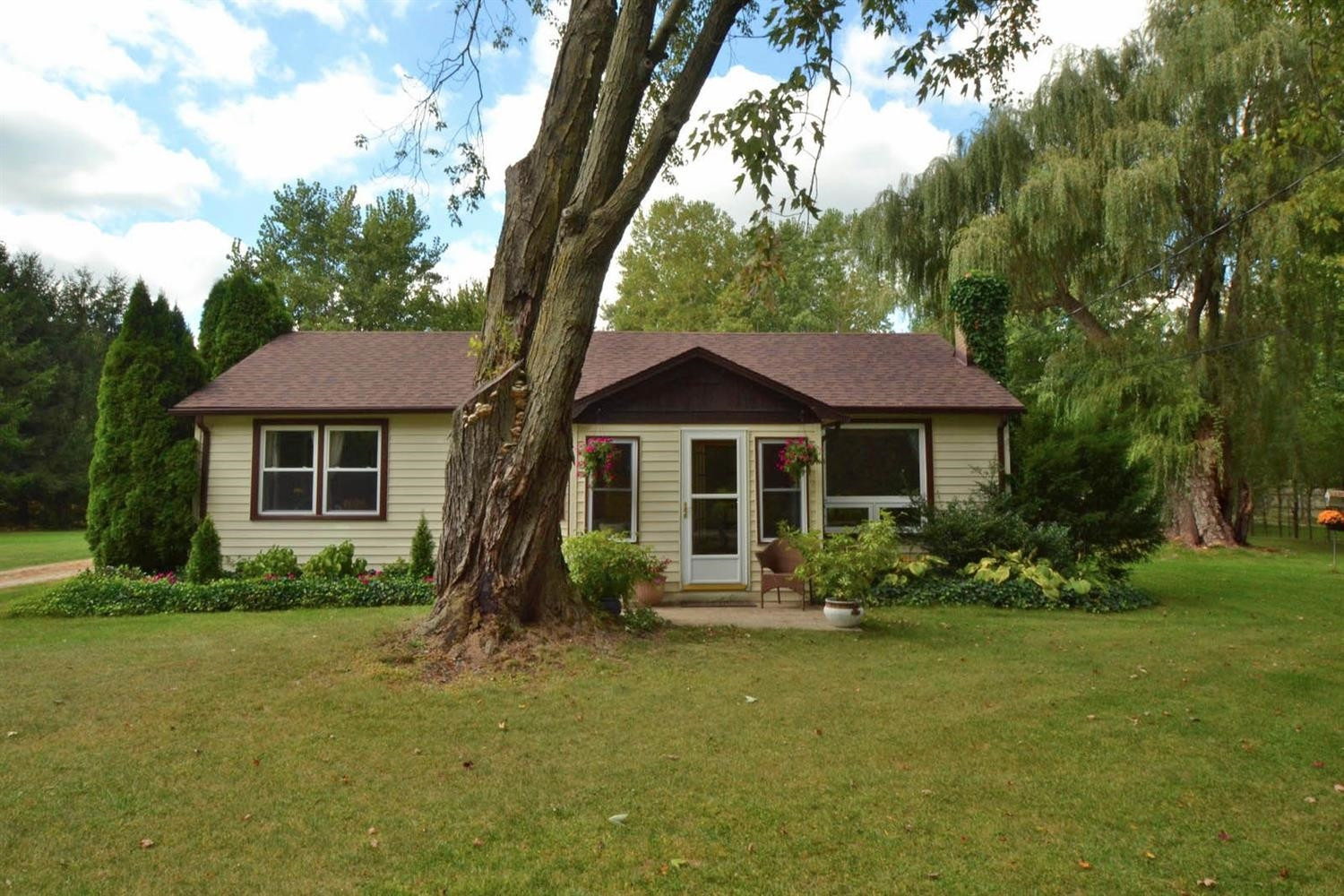 12200 Sikorski Road Willis, MI 48191 - Photo 2 of 10 Photo 2