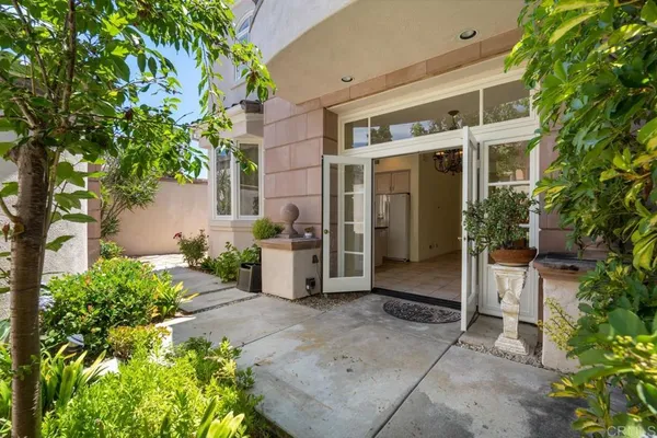 $5,950 | 5402 Renaissance Avenue, San Diego, CA 92122
