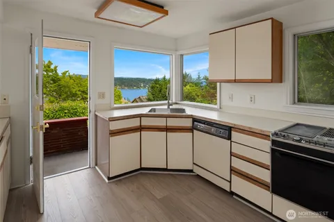 $1,250,000 | 5235 South Graham Street, Seattle, WA 98118