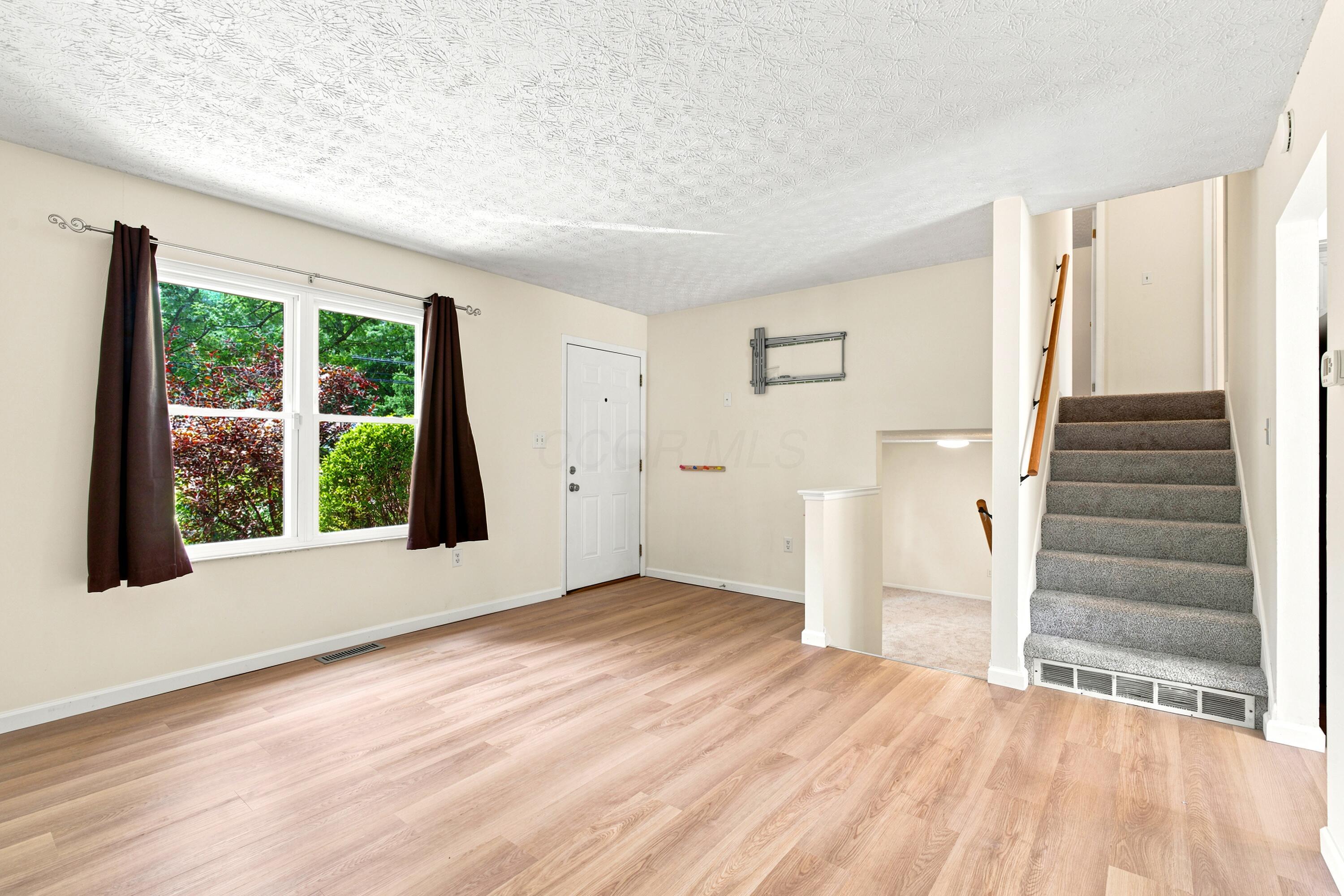 682 Hines Road Columbus, OH 43230 - Photo 7 of 34 dsc02772