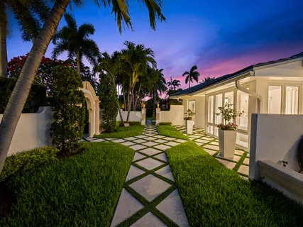 $2,590,000 | 2831 Northeast 40th Street, Fort Lauderdale, FL 33308
